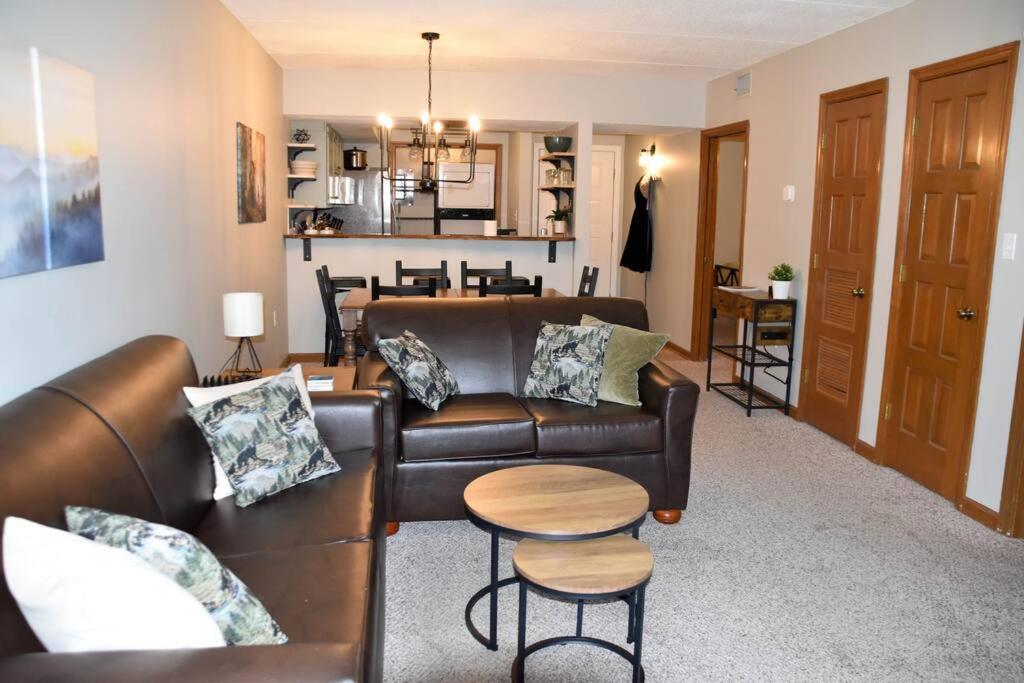 Ferienwohnung Cozy Mountain Getaway! Mountain Views! 2 Bed, 2 Bath, Sleeps 6 Gatlinburg Exterior foto