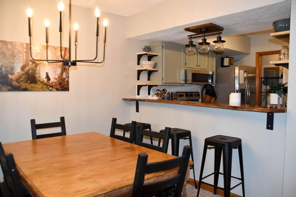Ferienwohnung Cozy Mountain Getaway! Mountain Views! 2 Bed, 2 Bath, Sleeps 6 Gatlinburg Exterior foto